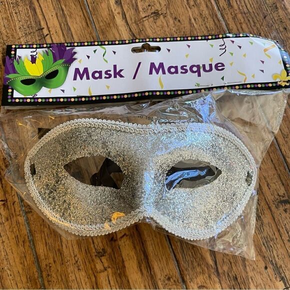 Set of 3 Adult Fancy Dress/ Mardi Gras Masques - Picture 7 of 8